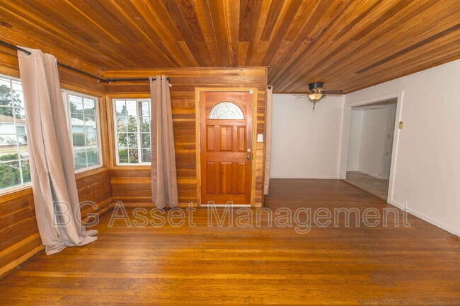 Photo - 2829 Brook Way