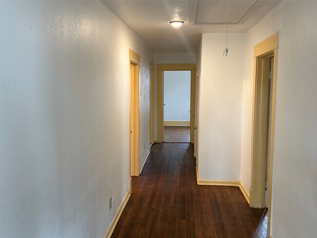 Photo - 4621 Davenport St