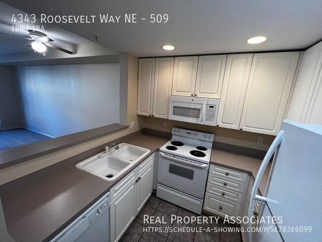 Building Photo - 4343 Roosevelt Way NE Rental