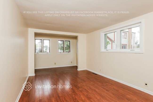 Photo - 353 E Elm St