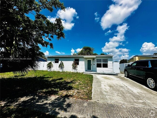 Building Photo - 800 N 69th Ave Rental