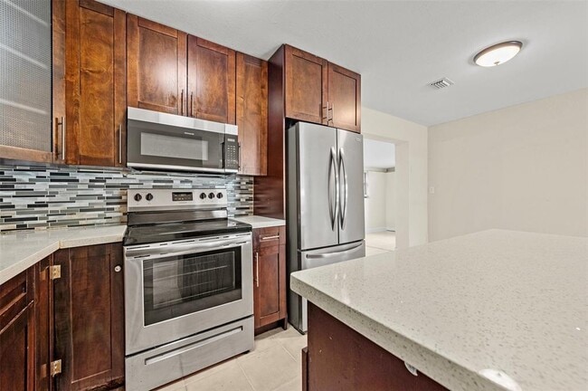 Building Photo - 1524 NW 18th Ct Rental