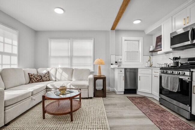 Photo - 149 E Main St