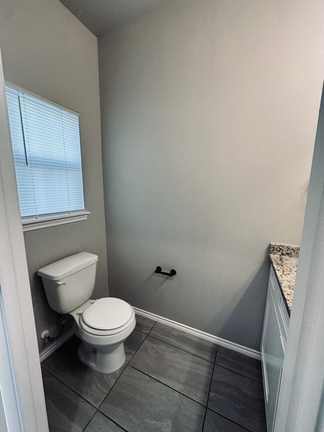 Photo - 3BD 2.5BA Townhome near 410 and I-35