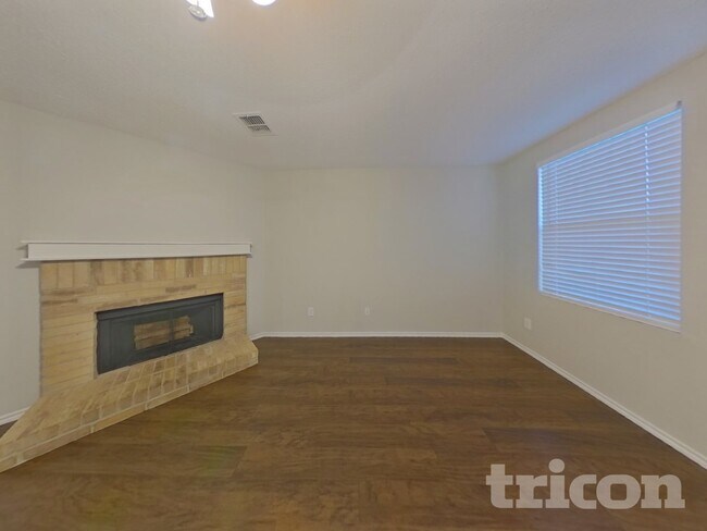 Photo - 960 Stone Chapel Way