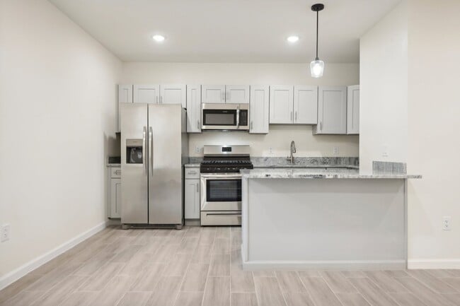 155 Evergreen Pl