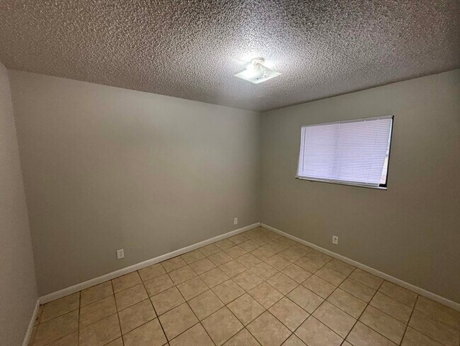 Photo - 3844 NW Huntsboro St Unit 3844 NW Huntsboro St 101