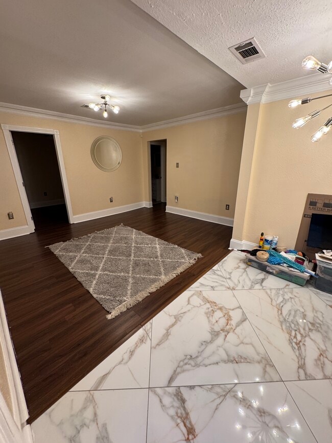 Photo - 2653 Madrid St