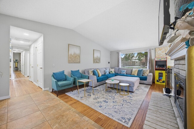 Building Photo - 1709 S Perry Ct