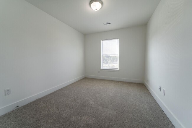 Photo - 623 High Valley St