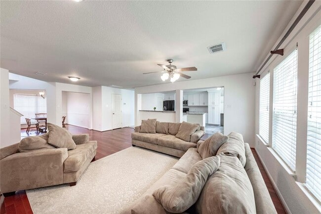 Photo - 13907 Bonnetbriar Ln House