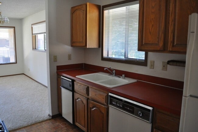 Photo - 1 Bed 2 Bath View Point Community TOP Floor Condo Unidad E