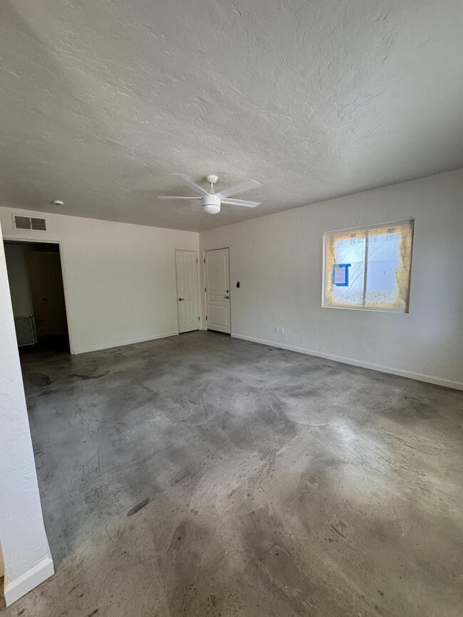 Photo - 2718 N Greenfield Rd