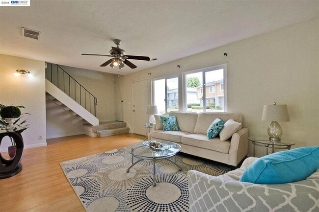 Photo - $2,890 / 3 BR - GORGEOUS TOWN HOME IN NORTHGATE AREA OF FREMONT!