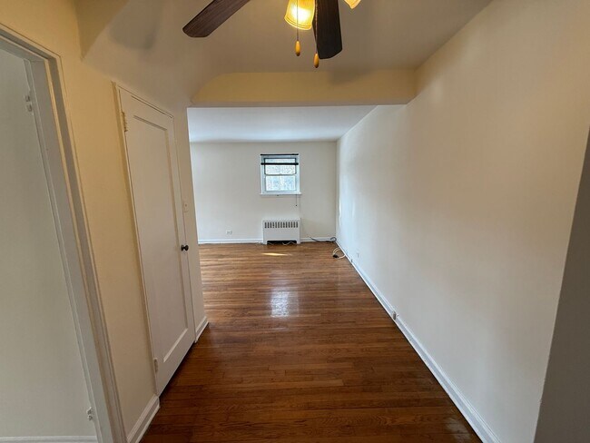 Photo - 194-01 37th Ave Unidad 1st Floor