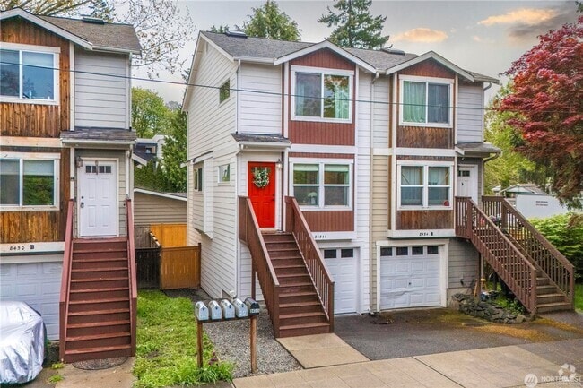 Building Photo - 2Bd/2.5Ba Seattle Townhouse