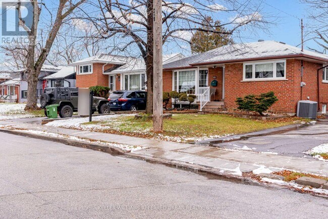 Photo - 44 Shrewsbury Square