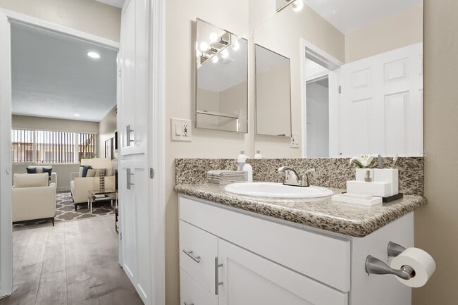 Photo - Lakewood Colony Apartments