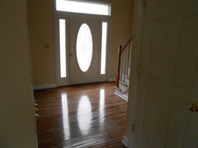 Photo - 112 Jersey Ct