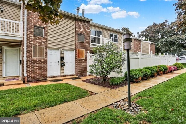Building Photo - 2906 State Hill Rd Unit G4 Rental
