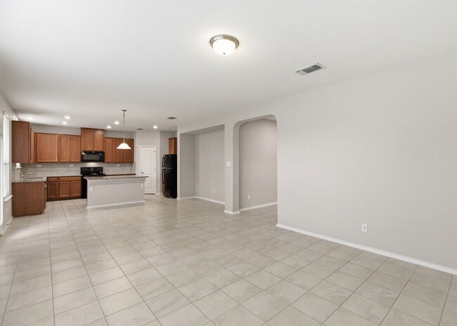 Photo - Move-In Ready Home in Landmark Pointe with Included Appliances