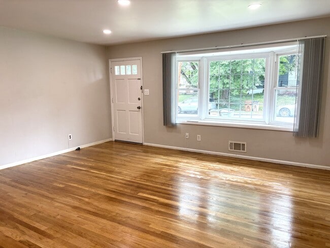 Photo - 218 Upton St