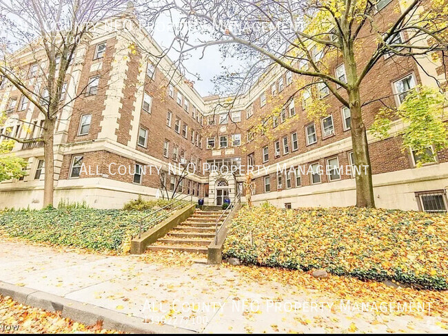 Building Photo - 2330 Euclid Heights Blvd Unit APT 105