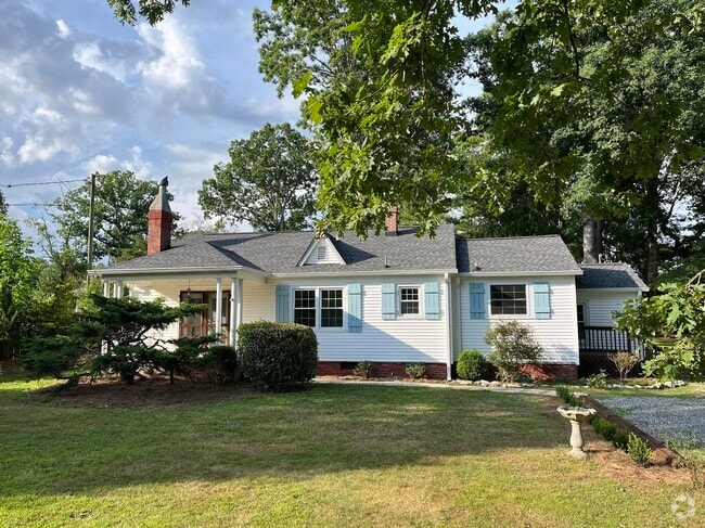 Building Photo - 1514 Greenville Hwy Rental
