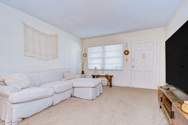 Photo - 5150 10th Ave N