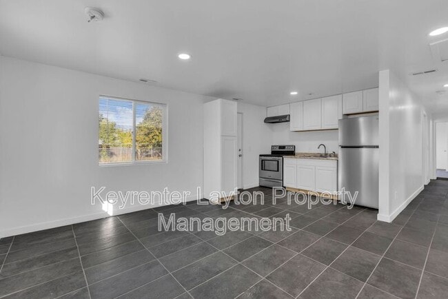 Photo - 775 N Diamond St