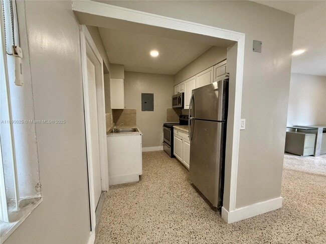 Photo - 250 E 10th St Unit 250