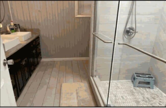 Photo - 2080 Silvermine Rd