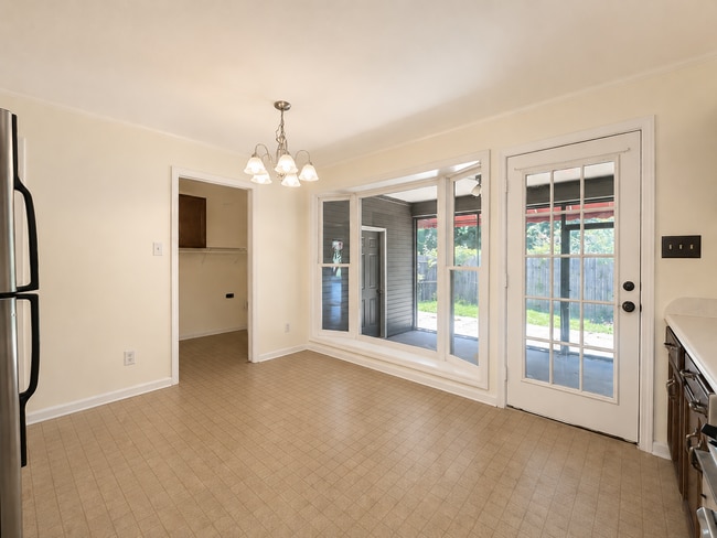 Photo - 2152 Westbury Ct SW