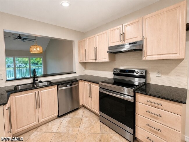240 Timber Lake Cir Unit D201