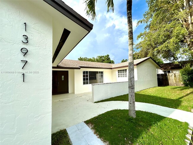 Building Photo - 13971 SW 112th St Rental