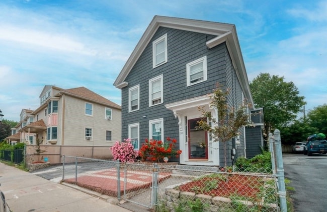 220 Fletcher St