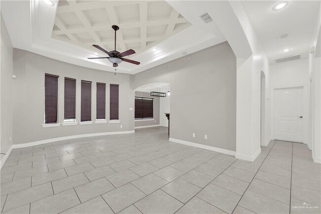 Photo - 23 Yellow Rose Dr