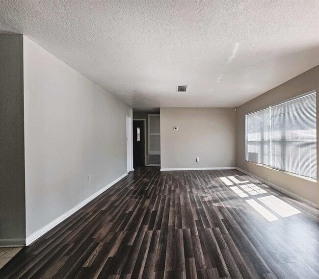 Photo - 1412 Braebury Dr
