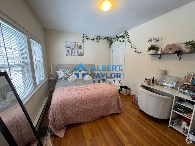 Building Photo - 44 Greycliff Rd Unit 1 Rental