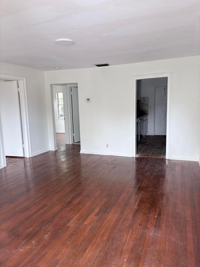 Photo - 213 SE 9th St