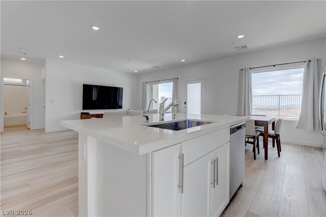 Photo - 904 Kings Clf Ln