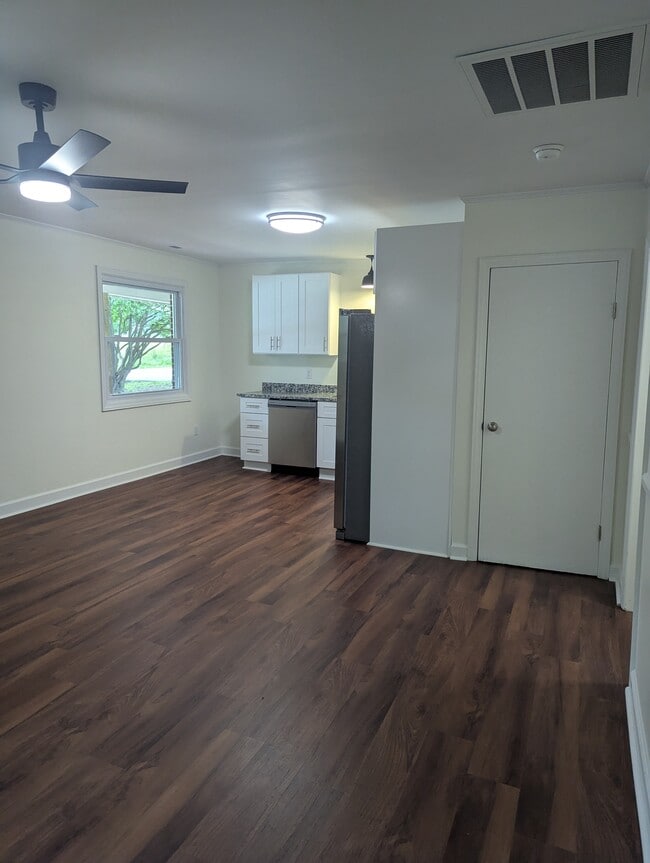 Photo - 205 Jones Ave Unidad B