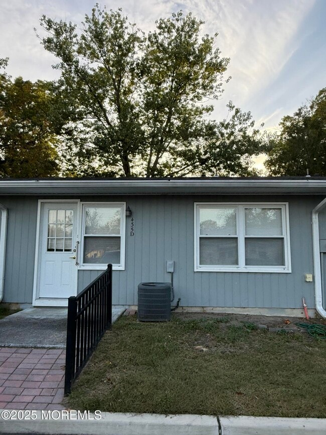 Building Photo - 435D Picardy Ct