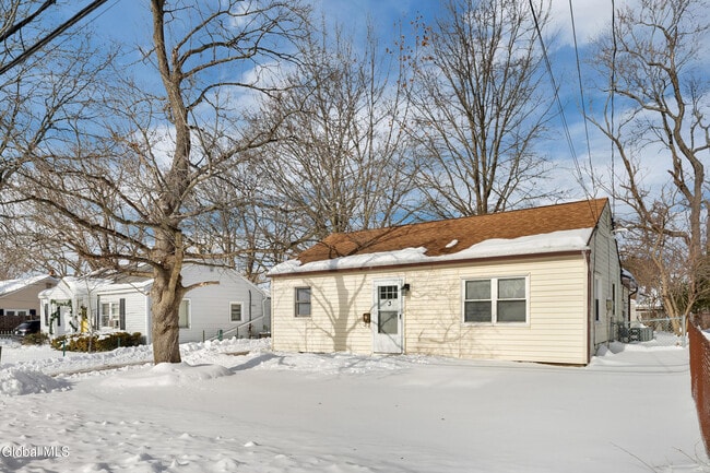 Photo - 3 Miracle Ln