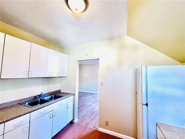 Photo - 398 Park St Unit 3