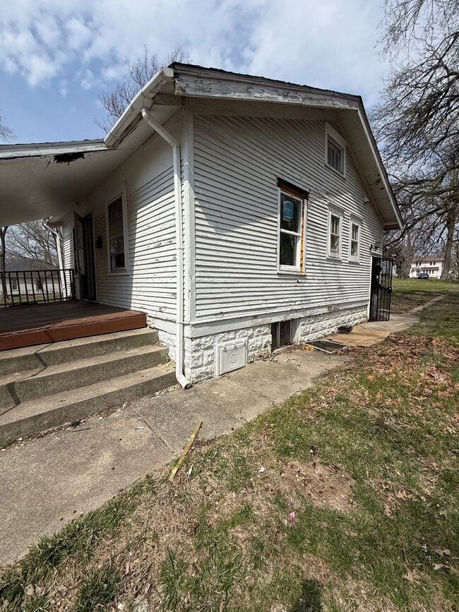 Photo - 830 E Rogers Ave