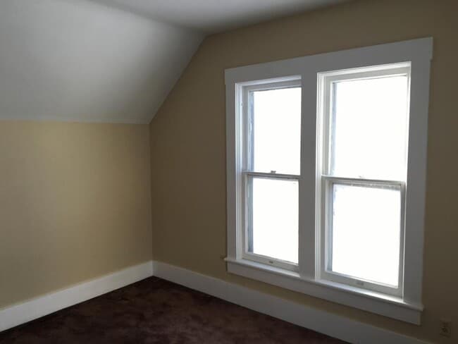 1009 Cedar St