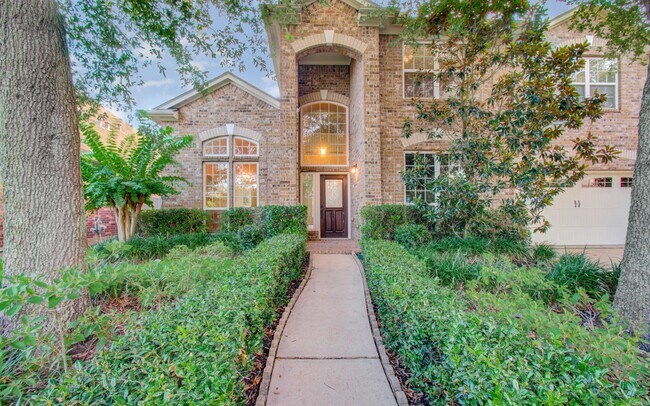 Photo - 302 Trillium Dr