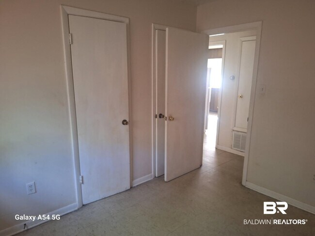 Photo - 2211 Wolf Ridge Rd