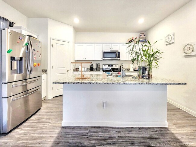 Photo - Beautiful 5 BR / 3 BA Home for Rent in Pfl...